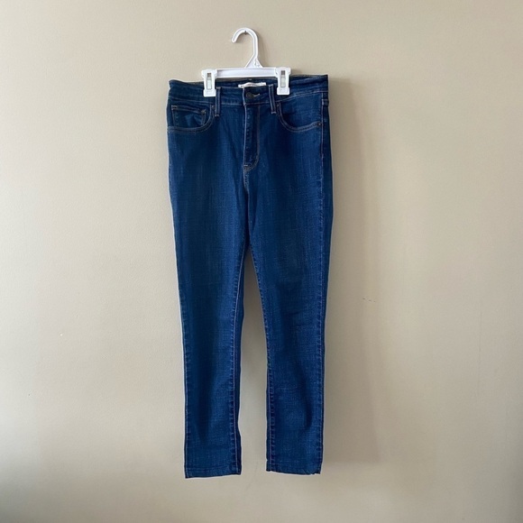 LEVIS 721 High Rise Skiny Womens Jeans Size 28 Dark Indigo Dark Wash - Picture 5 of 13
